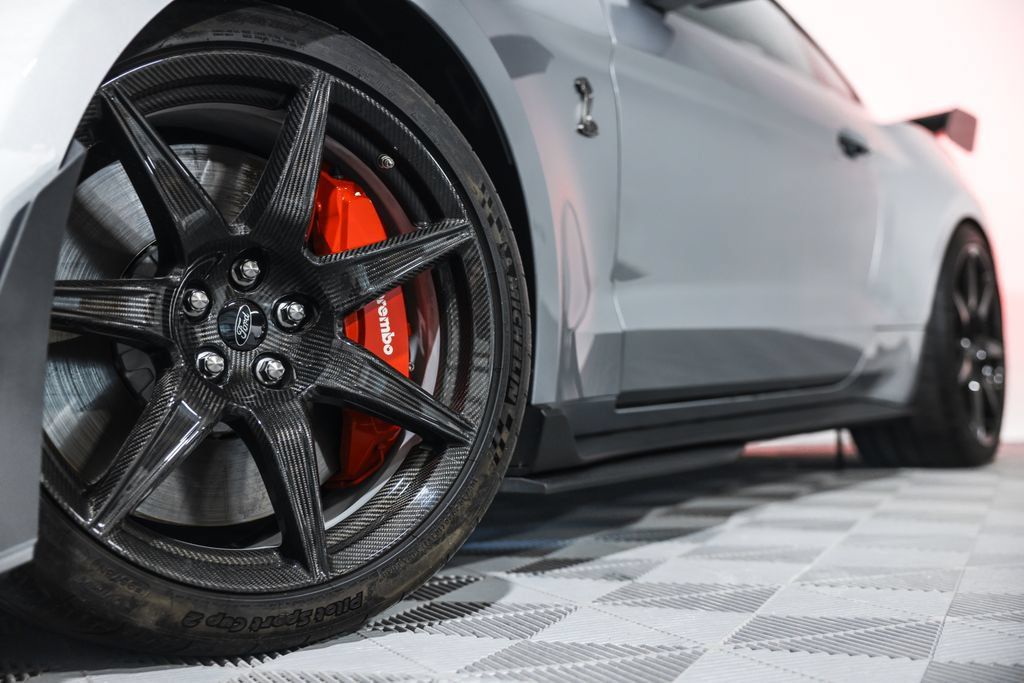 Used 2020 Ford Mustang Shelby GT500 w/ Carbon Fiber Track Pack RWD image 12