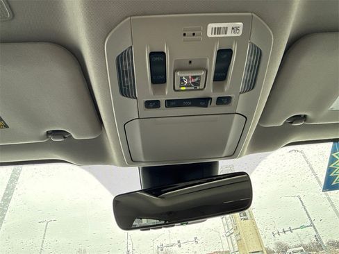 Used 2023 Toyota Highlander XLE image 33