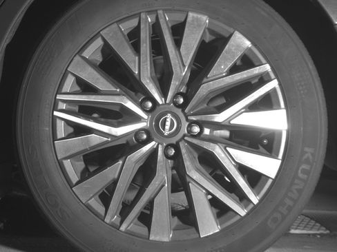 Used 2025 Nissan Altima 2.5 SV image 14