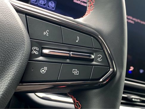 New 2025 Chevrolet Equinox EV RS image 19