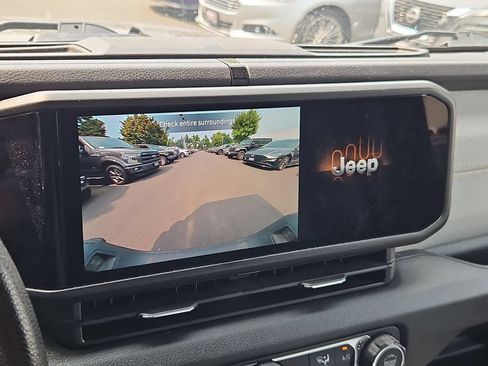 Certified 2024 Jeep Gladiator Sport AWD/4WD image 24