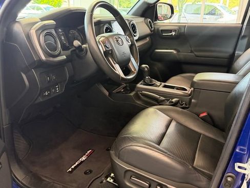 Used 2023 Toyota Tacoma TRD Off-Road w/ TRD Premium Off Road Package AWD/4WD image 10