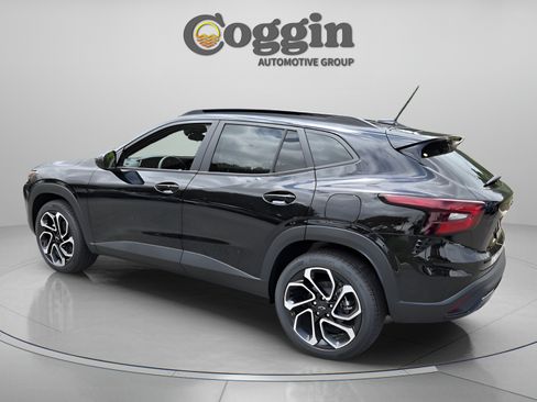 New 2026 Chevrolet Trax RS w/ Sunroof Package FWD image 3