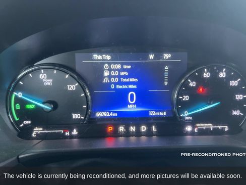 Used 2022 Ford Escape SE FWD image 16