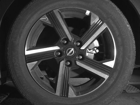 Used 2025 Nissan Sentra SV image 13