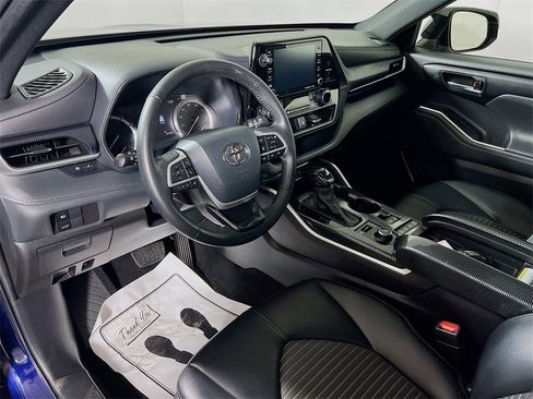 Certified 2022 Toyota Highlander XSE image 10