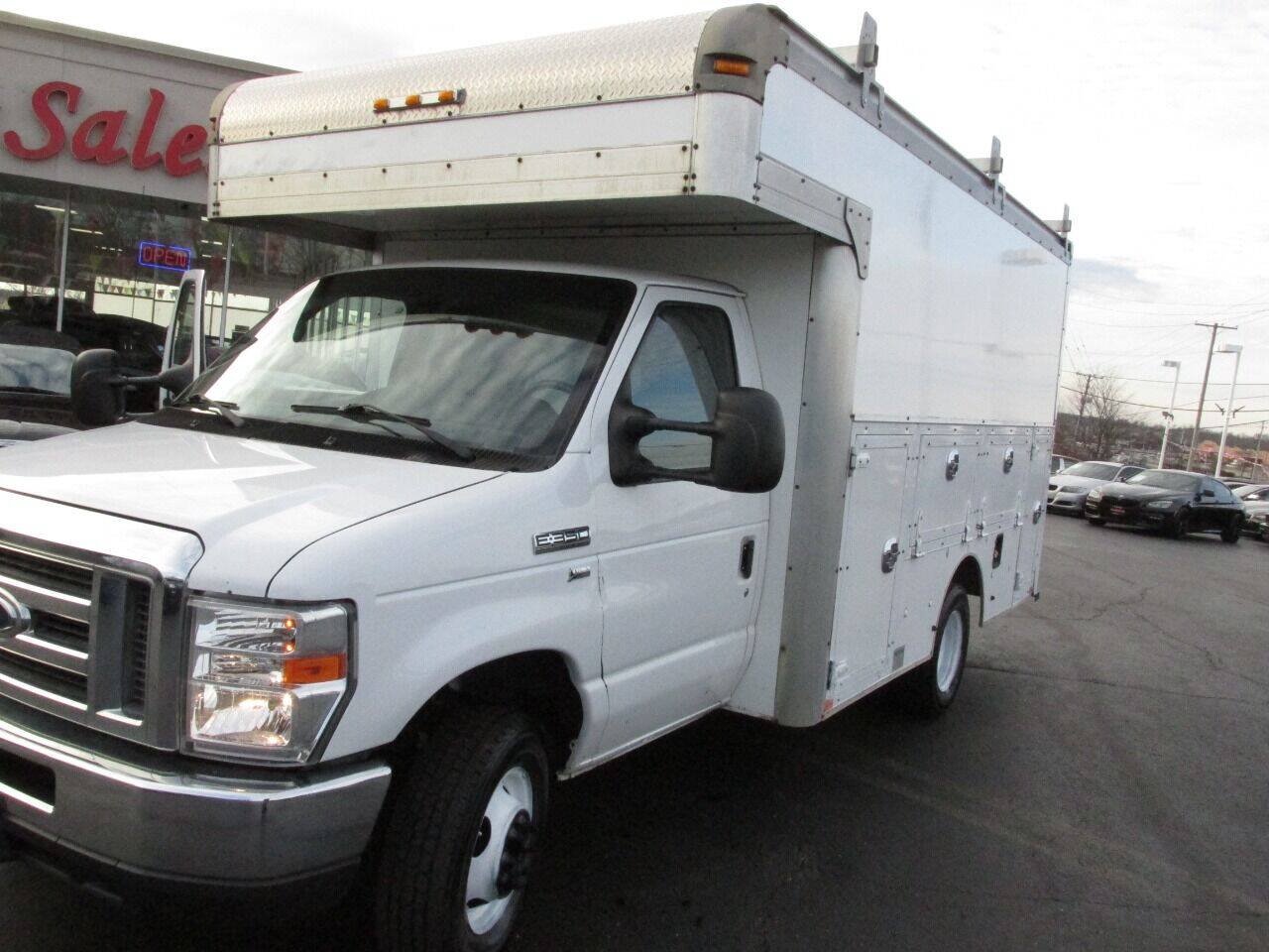 Used 2012 Ford E-350 and Econoline 350 Super Duty w/ PWR Locks & Windows Group RWD image 35