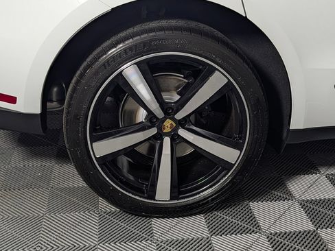 New 2026 Porsche Macan AWD/4WD image 13