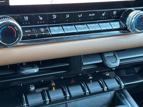 Used 2023 GMC Canyon AT4 w/ AT4 Premium Package image 31