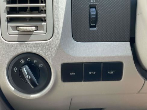 Used 2011 Ford Escape XLT w/ 202A Rapid Spec Order Code FWD image 28