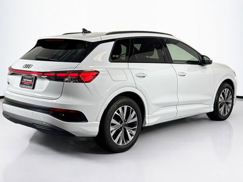 Used 2025 Audi Q4 e-tron Premium Plus image 5