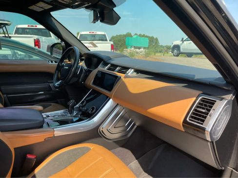 Used 2019 Land Rover Range Rover Sport Supercharged AWD/4WD image 28