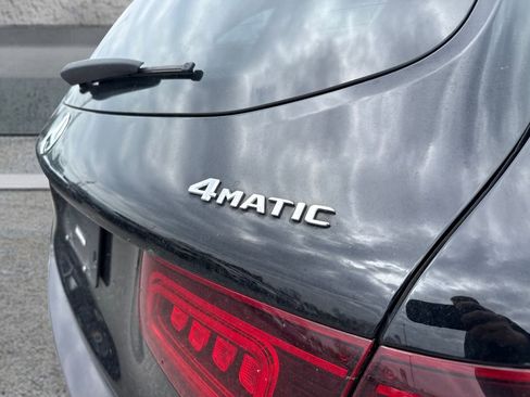 Used 2022 Mercedes-Benz GLC 300 4MATIC w/ Premium Package Lite image 9