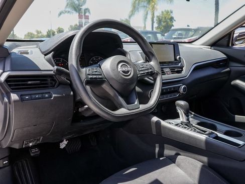 Used 2024 Nissan Altima 2.5 S FWD image 15