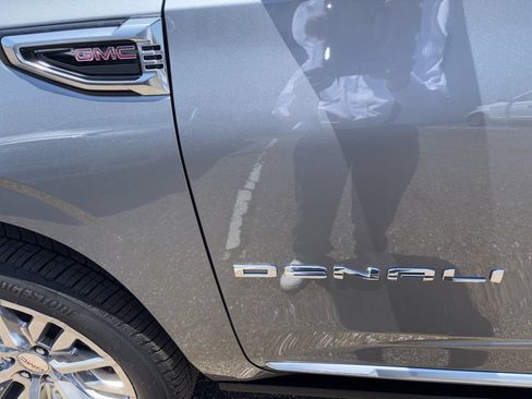 New 2026 GMC Yukon Denali w/ Sun & Power Step Package AWD/4WD image 12