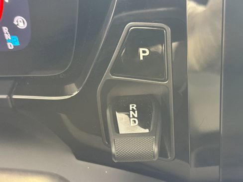 Certified 2025 Porsche Macan 4S Electric image 26