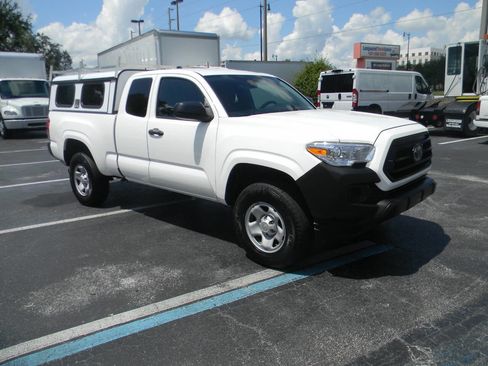 Used 2021 Toyota Tacoma SR RWD image 5