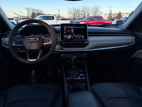 Certified 2023 Jeep Compass Limited image 15