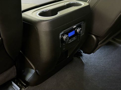 Used 2025 GMC Yukon XL Elevation AWD/4WD image 30