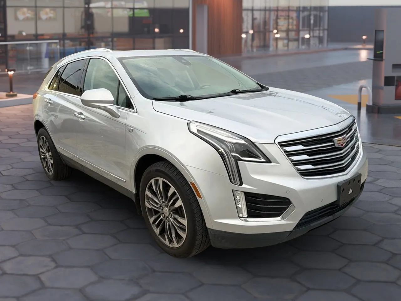 Used 2017 Cadillac XT5 Premium Luxury FWD image 16