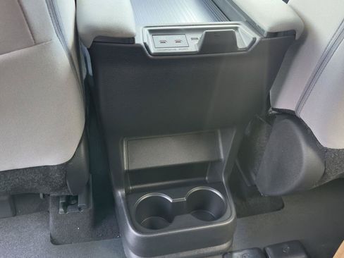 Used 2026 Toyota Sienna LE FWD image 24