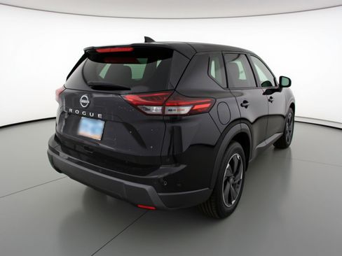 Used 2025 Nissan Rogue SV FWD image 9