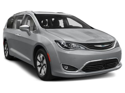 Used 2018 Chrysler Pacifica Touring-L FWD image 9