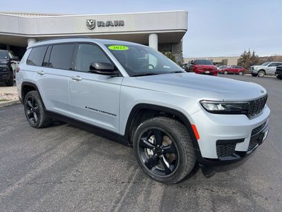 Used 2023 Jeep Grand Cherokee L Laredo