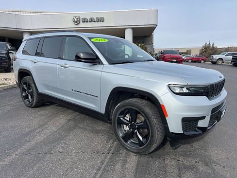 Used 2023 Jeep Grand Cherokee L Laredo image 1
