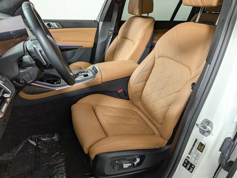 Used 2025 BMW X7 xDrive40i w/ Parking Assistance Package AWD/4WD image 16
