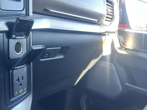 New 2025 Ford F150 Platinum w/ FX4 Off-Road Package image 11