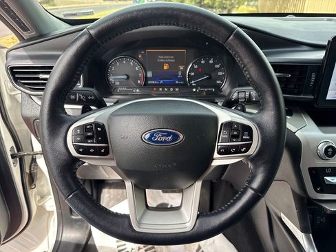 Certified 2021 Ford Explorer XLT w/ Equipment Group 202A AWD/4WD image 18