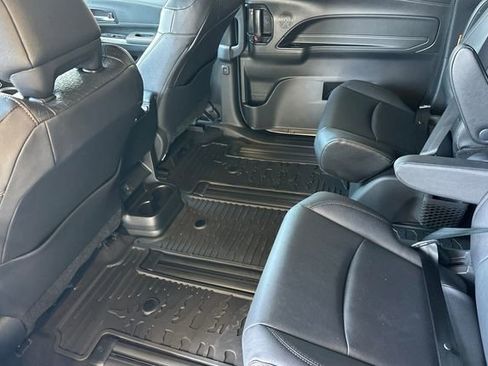 Used 2026 Toyota Sienna XLE Woodland Edition AWD/4WD image 17