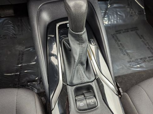 Used 2022 Toyota Corolla LE image 18