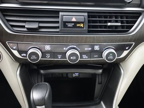 Used 2019 Honda Accord EX image 18
