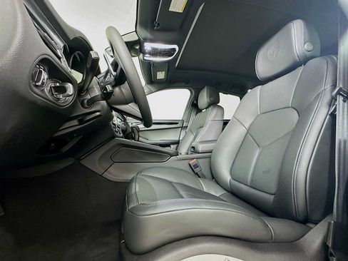New 2026 Porsche Macan AWD/4WD image 5