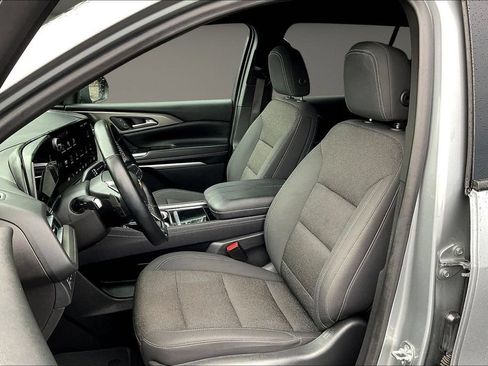 Used 2024 Chevrolet Traverse LT AWD/4WD image 25