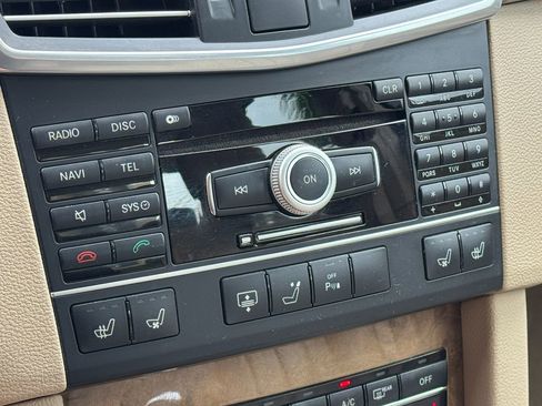 Used 2011 Mercedes-Benz E 550 Sedan image 41