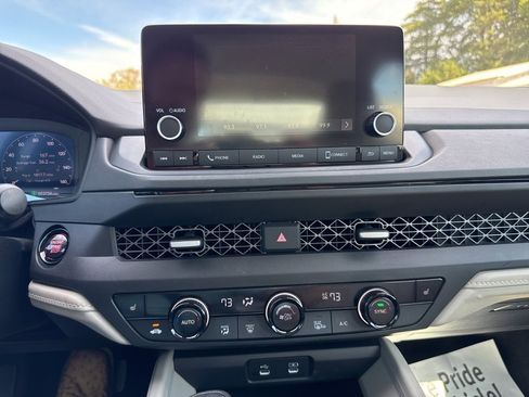 Used 2023 Honda Accord EX image 17