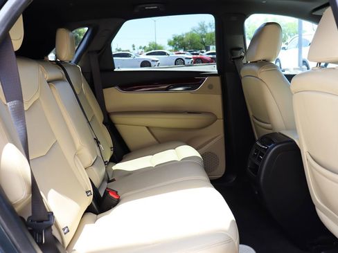 Used 2019 Cadillac XT5 Luxury FWD image 28