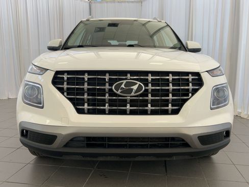Used 2022 Hyundai Venue SEL image 6