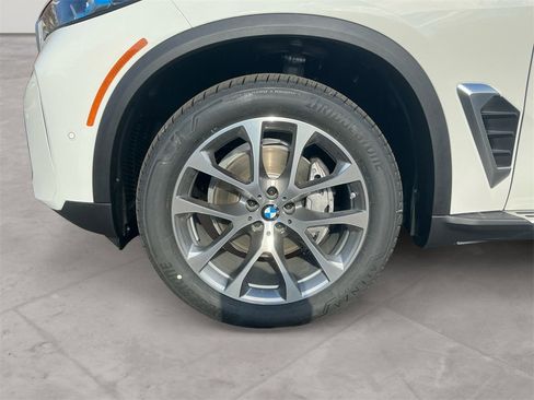 New 2026 BMW X5 xDrive40i w/ Climate Comfort Package image 14