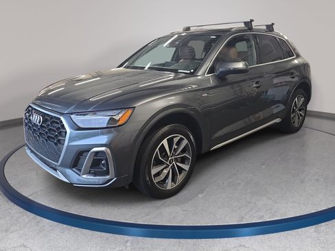 Used 2023 Audi Q5 2.0T Premium w/ Convenience Package AWD/4WD image 1