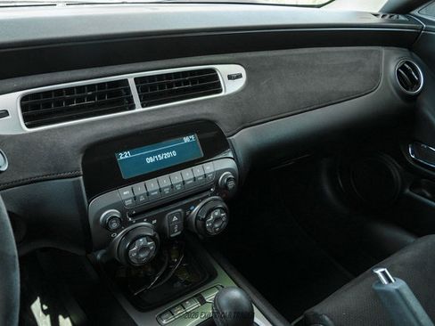 Used 2015 Chevrolet Camaro Z/28 RWD image 24