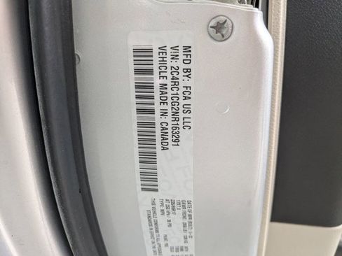 Used 2022 Chrysler Voyager LX FWD image 14