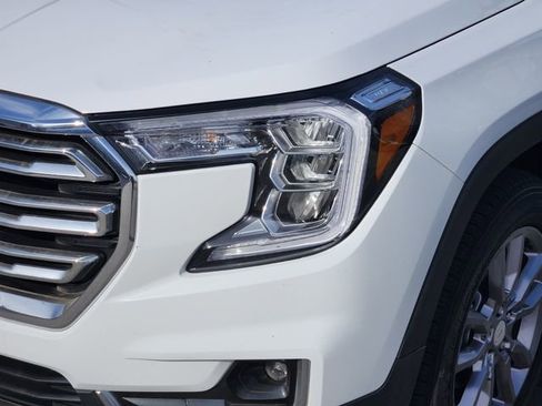 Used 2024 GMC Terrain SLT image 8