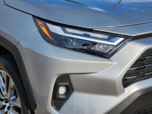 Used 2023 Toyota RAV4 XLE Premium image 10