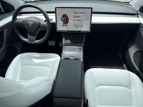 Used 2025 Tesla Model Y Performance AWD/4WD image 29