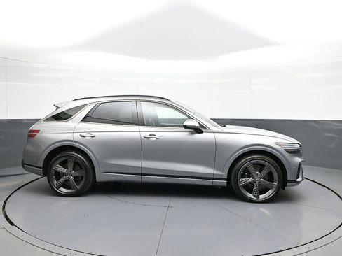 Used 2023 Genesis GV70 2.5T w/ Sport Prestige Package image 5