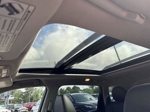 Used 2020 Nissan Rogue SL w/ Premium Package FWD image 20